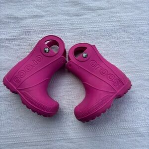 Crocs  girlToddler Handle It Rain Boot
Size 6
